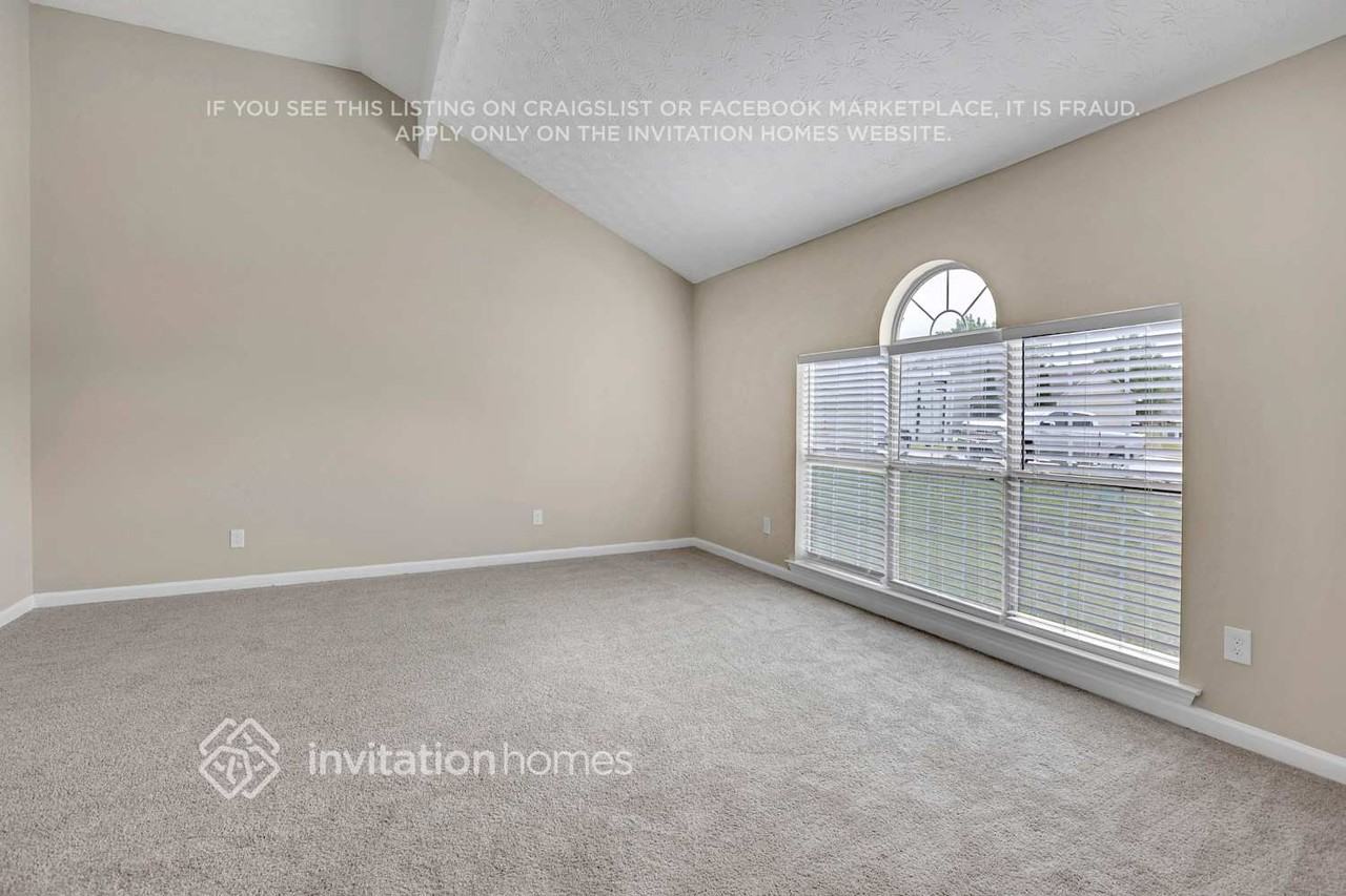 3261 Sugar Creek Falls Ave Se - Photo 6 of 17