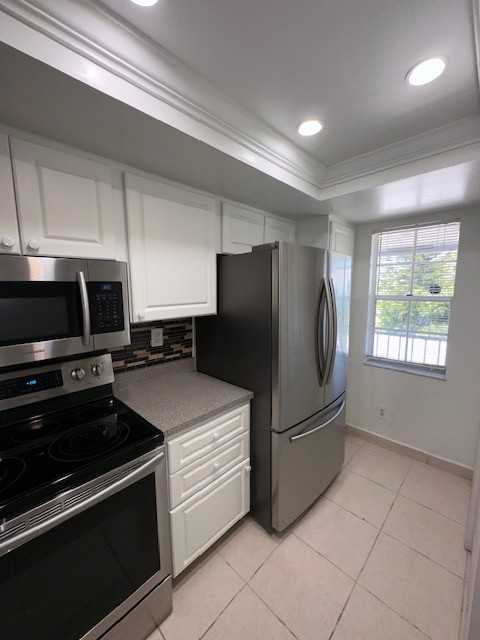 905 Southridge Road - Photo 2 of 17