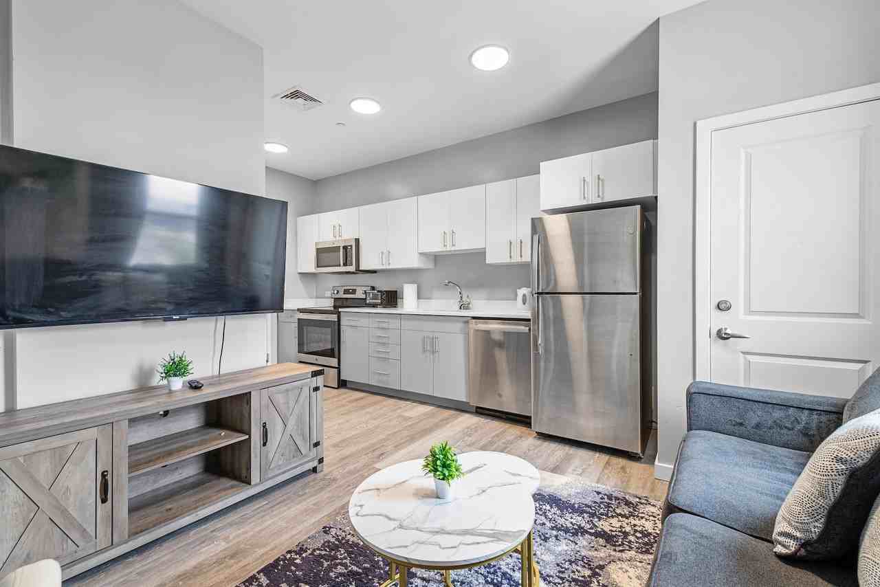 95 Broadway #1240343P - Photo 3 of 20