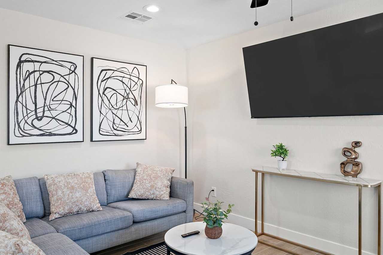 1732 E Elwood St #1244308P - Photo 3 of 21