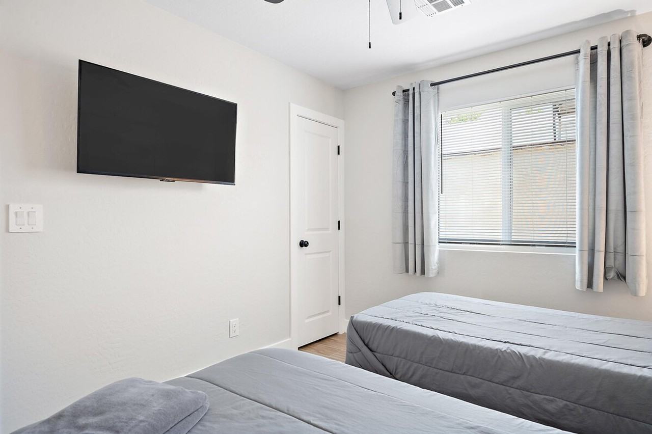 1732 E Elwood St #1244308P - Photo 6 of 21