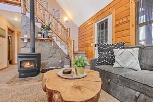 featured image of 1697 Warren Wagon Rd