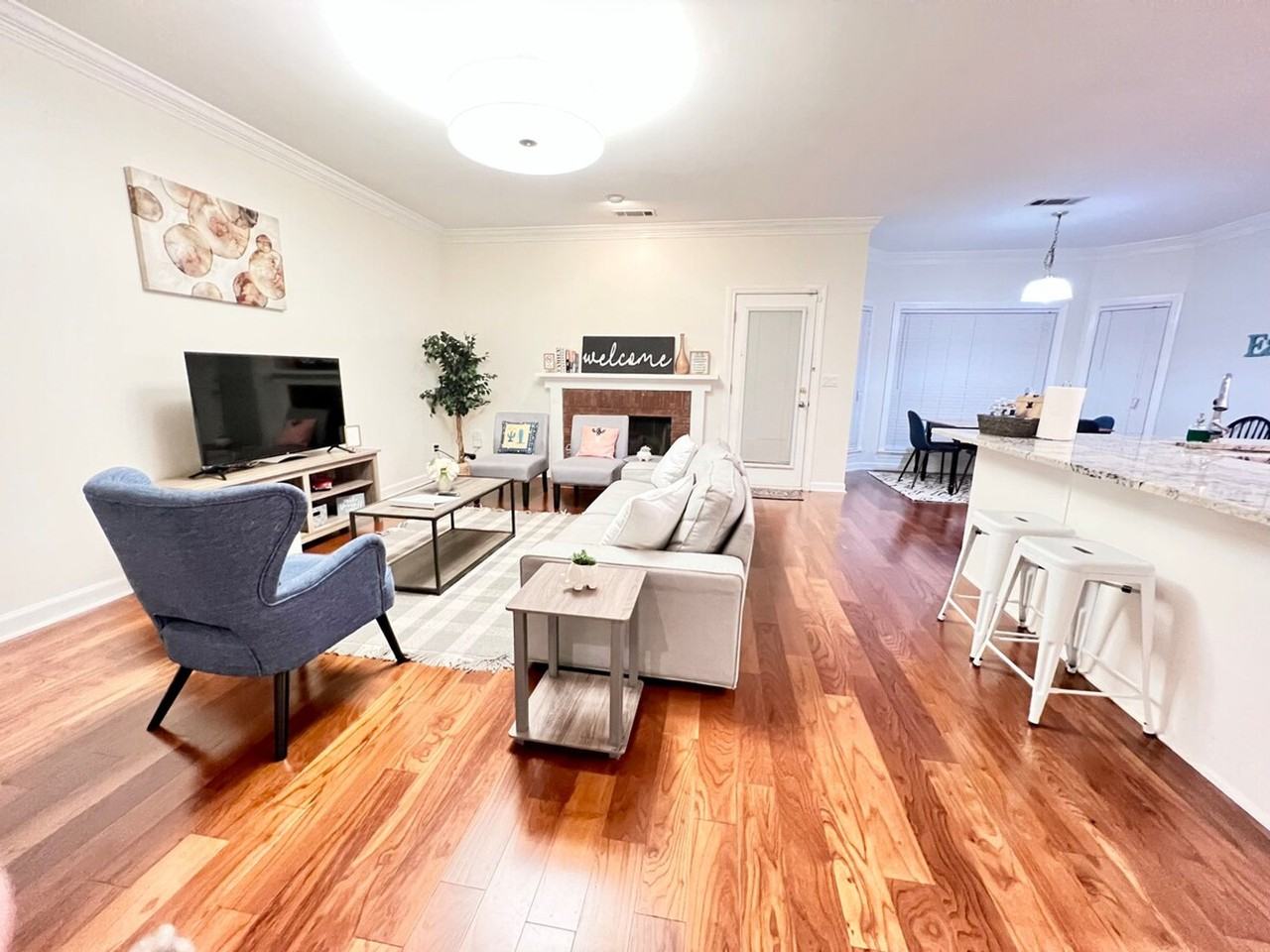 2300 Evergreen Ln #1254403P - Photo 3 of 23