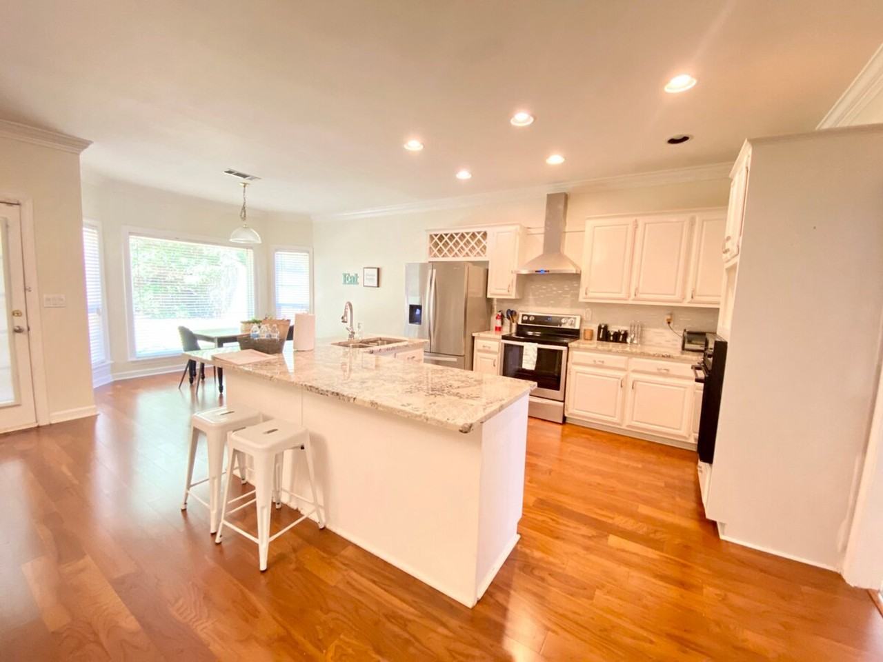 2300 Evergreen Ln #1254403P - Photo 7 of 23