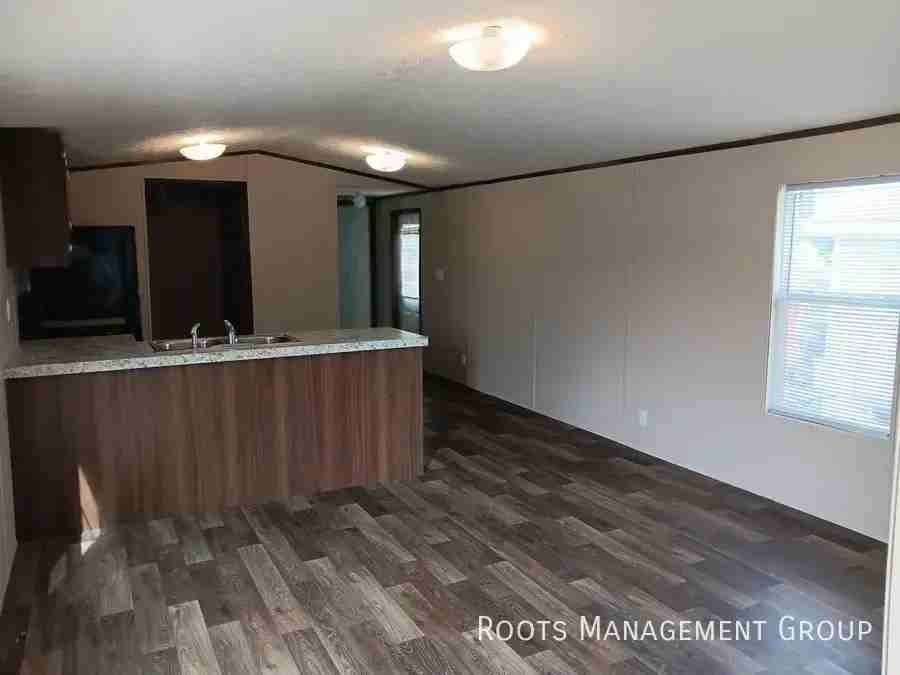 15 Locust St #15 - Photo 3 of 14