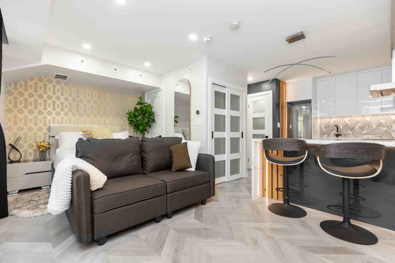 Jarvis St & Carlton St. #116 - Photo 3 of 6