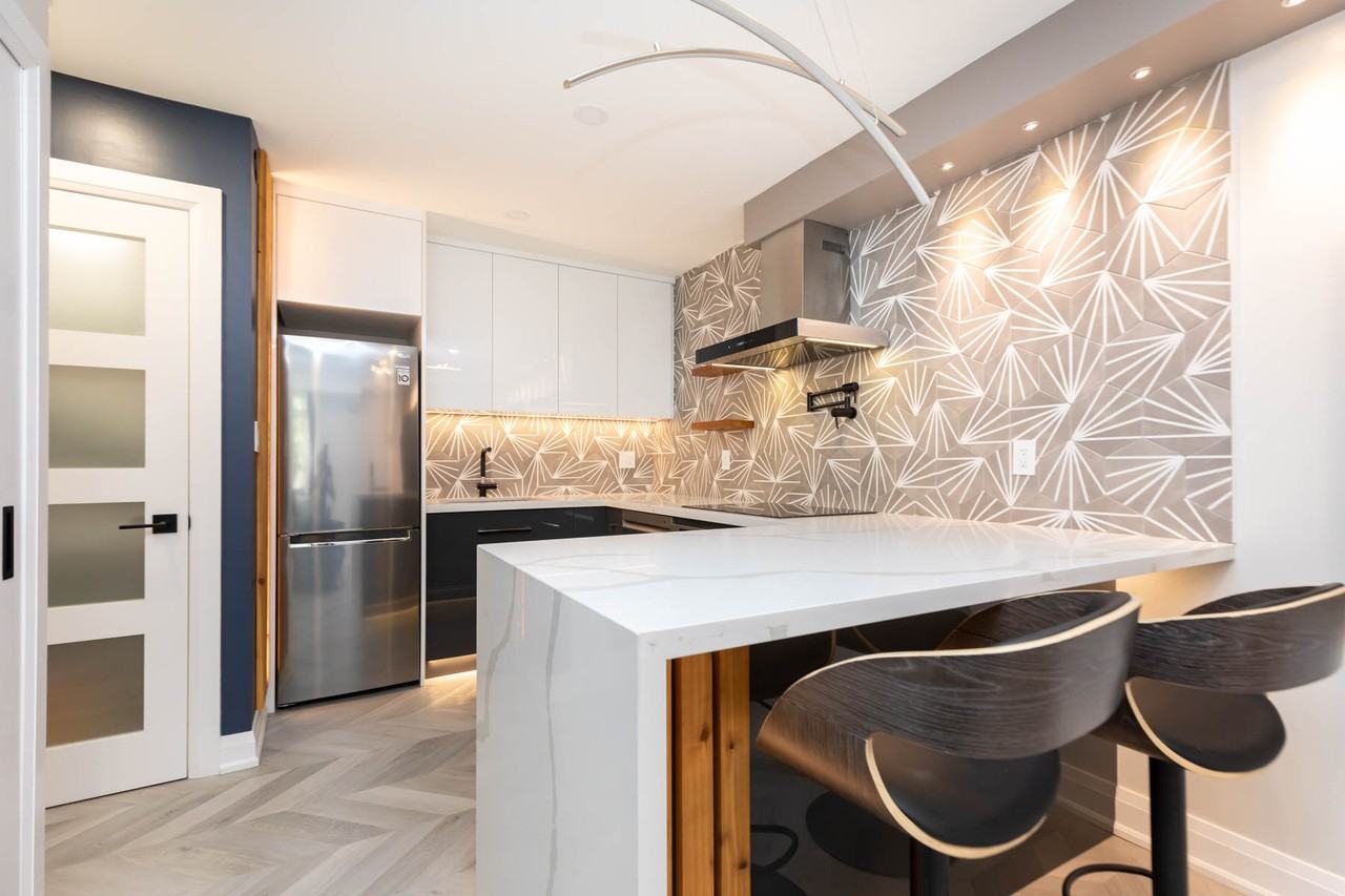 Jarvis St & Carlton St. #116 - Photo 2 of 6