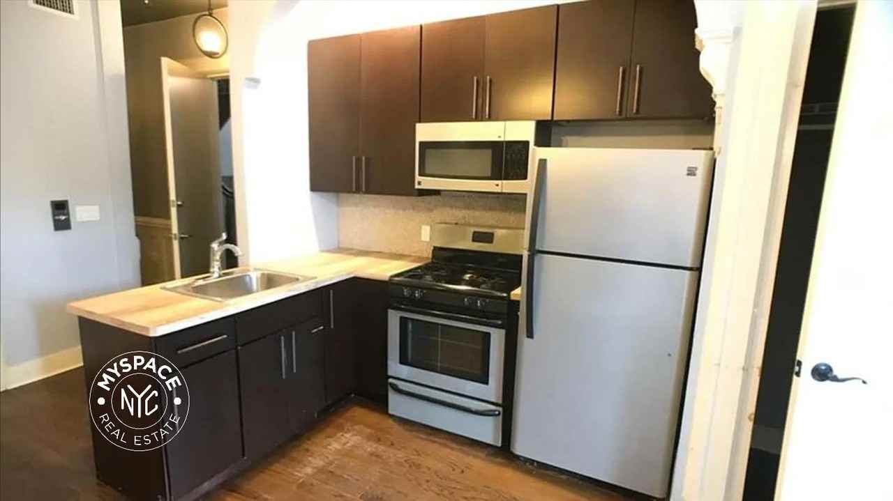 80 Grove St #1L - Photo 3 of 13
