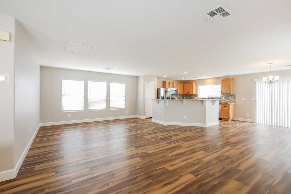5008 Diamond Ranch Ave - Photo 5 of 20