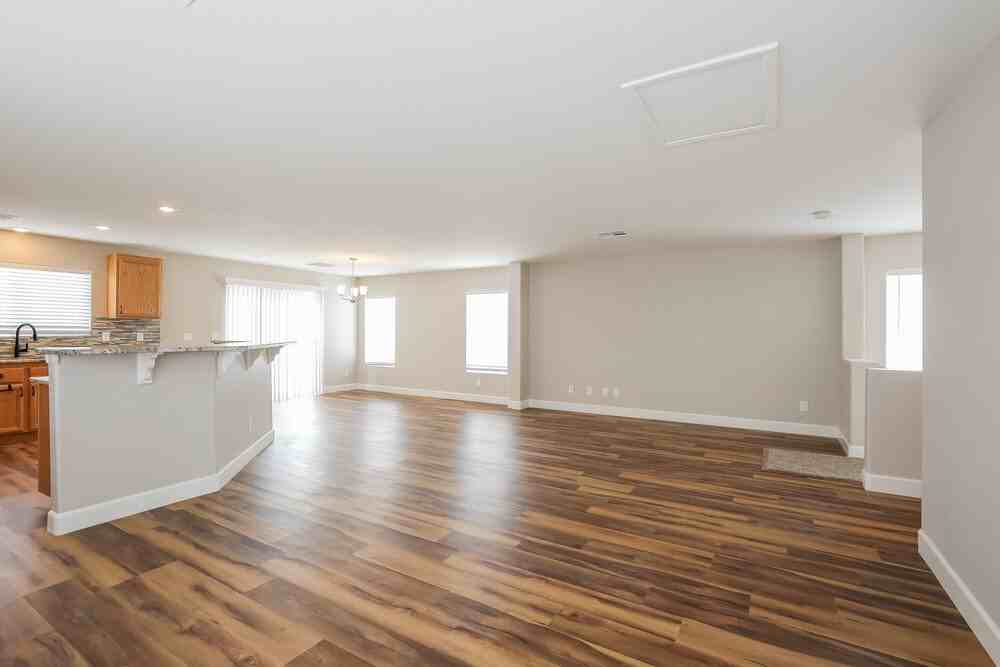 5008 Diamond Ranch Ave - Photo 6 of 20
