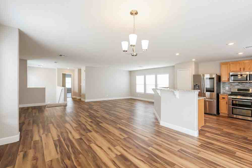 5008 Diamond Ranch Ave - Photo 7 of 20