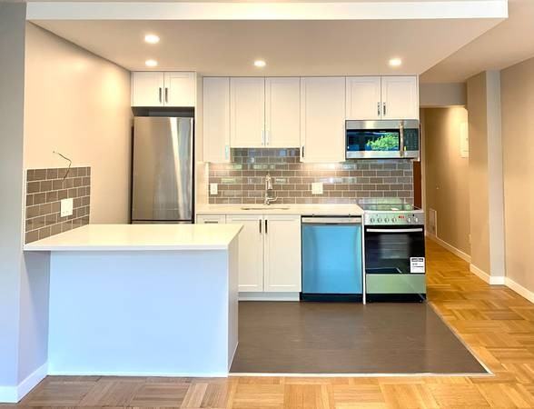 1872 Nelson Street #104