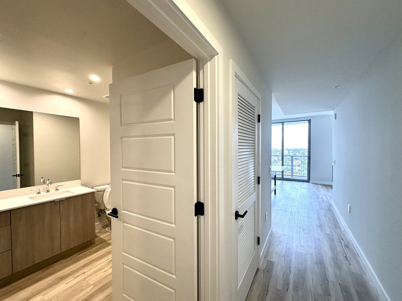 525 Southwest 4th Avenue #S1 - Photo 3 of 13