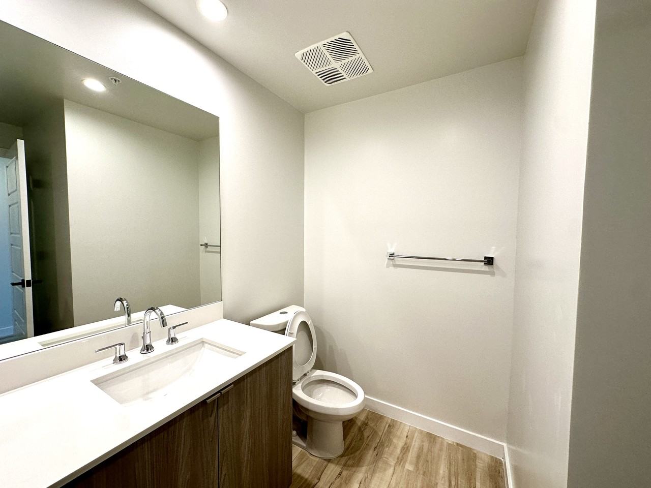 525 Southwest 4th Avenue #S1 - Photo 5 of 13