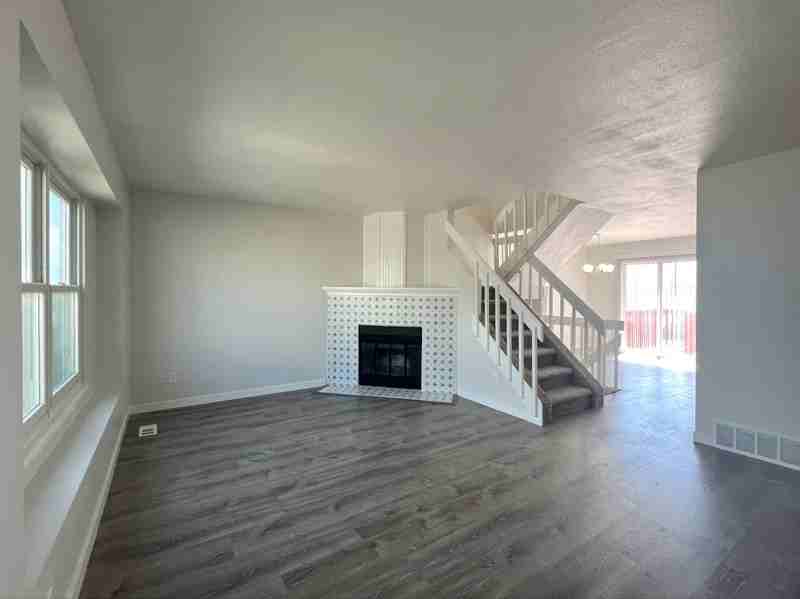 3903 Smoke Tree Dr - Photo 2 of 23