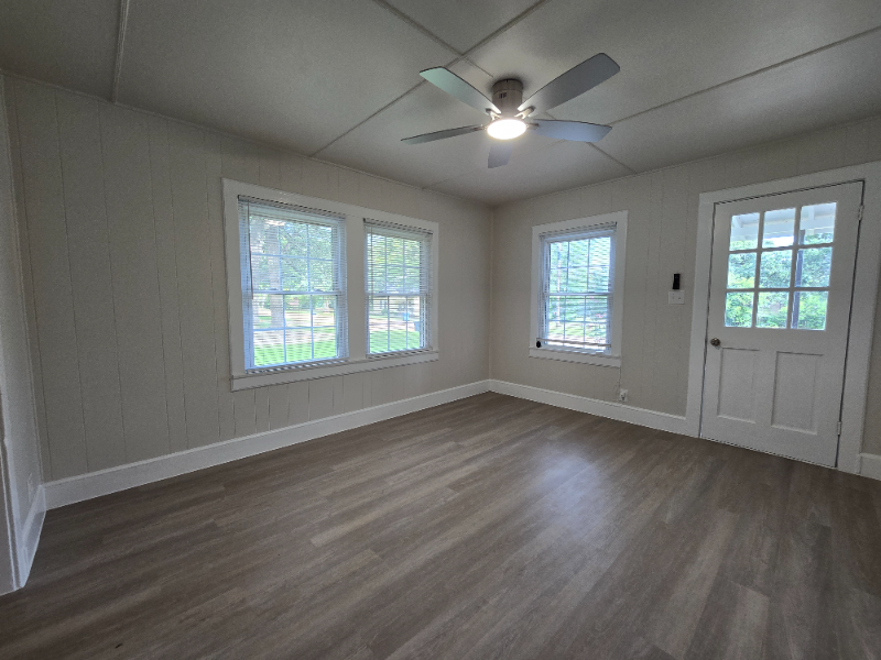 259 Wells St - Photo 3 of 25