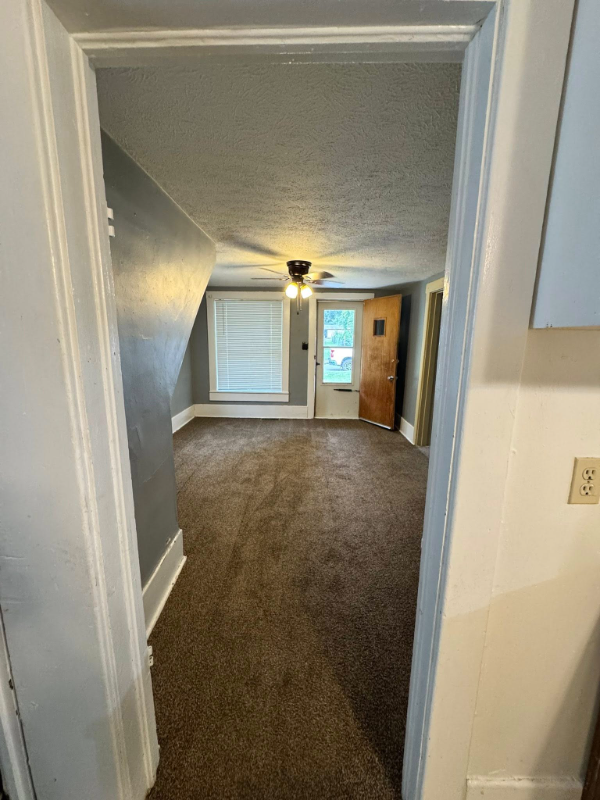 505 E 9th St - Photo 3 of 14