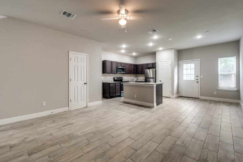 7813 Savannah Brks - Photo 4 of 20