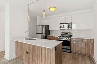 350 N Orleans St - Photo 1 of 1