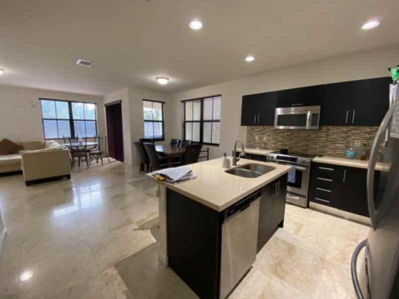 10336 Nw 70th Ter - Photo 4 of 16