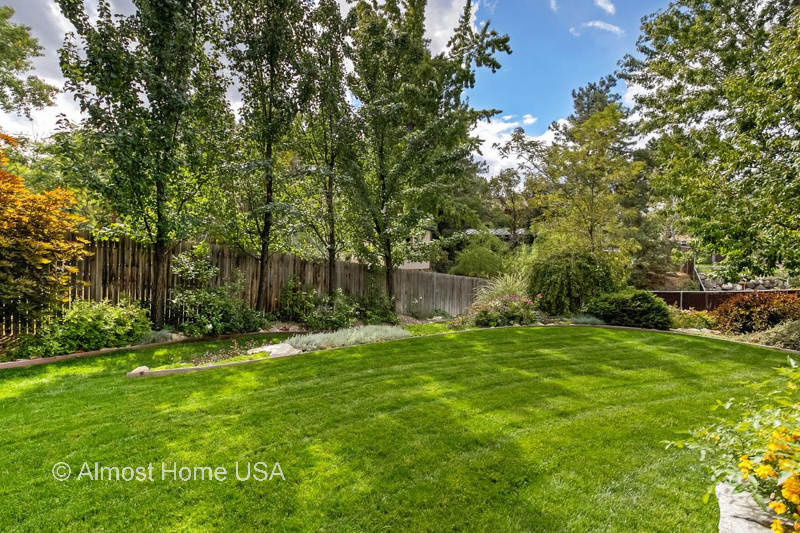 9722 South Buttonwood Circle - Photo 2 of 16