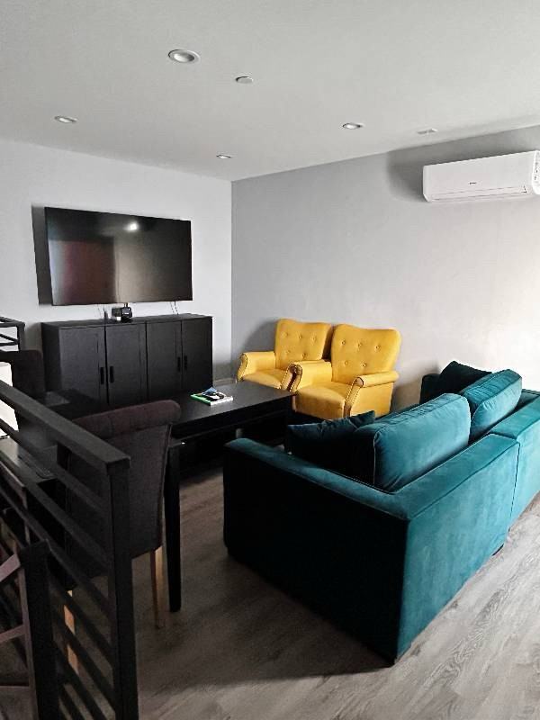 712 N Fuller Ave - Photo 7 of 10