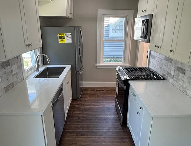 1989 Randolph Ave - Photo 4 of 20