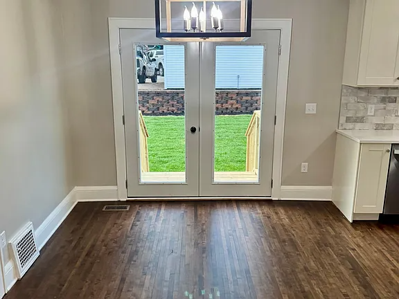 1989 Randolph Ave - Photo 7 of 20