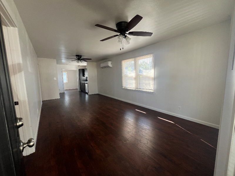 700 Kiley Ave - Photo 2 of 15