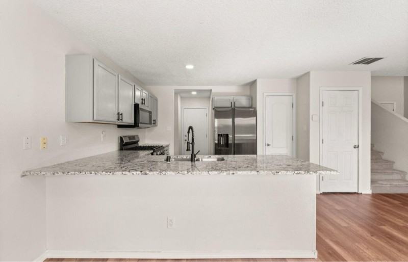 716 Palo Duro Dr Ne - Photo 2 of 11