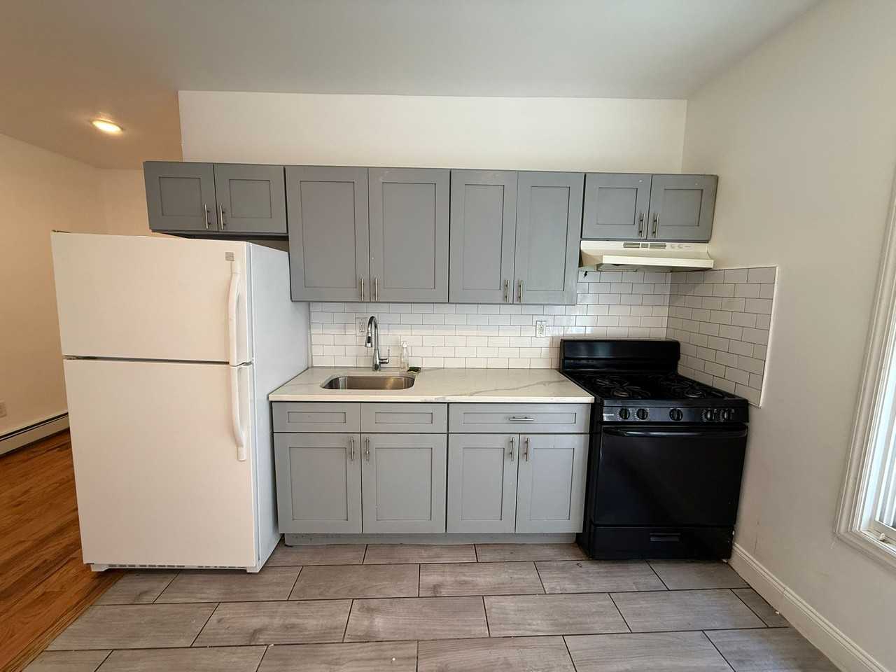 35 William St #1 - Photo 2 of 10