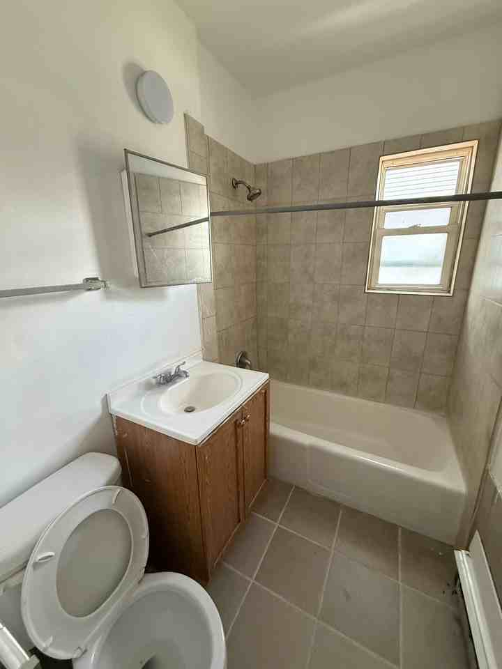 47 Lenox Ave #7 - Photo 2 of 4