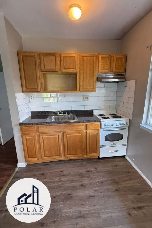 47 Lenox Ave #7 - Photo 3 of 4