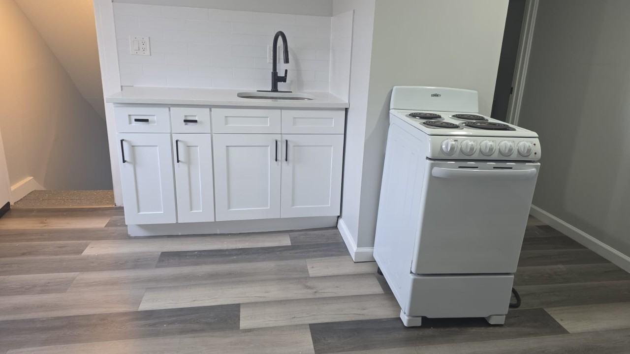 216 Rhode Island Ave #4 - Photo 4 of 4