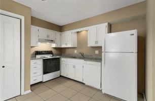 featured image of 122 Ne Greystone Dr #122