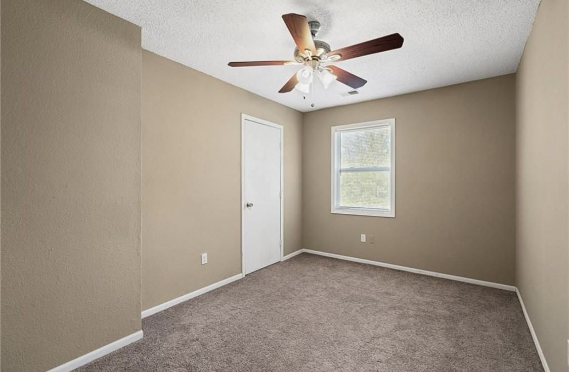 122 Ne Greystone Dr #122 - Photo 3 of 6