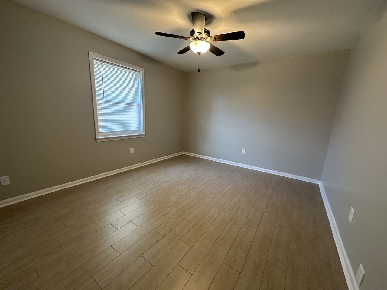 705 Bell St #705 - Photo 3 of 9