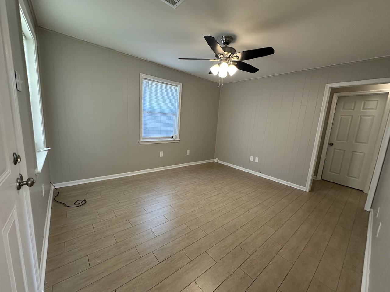 705 Bell St #705 - Photo 2 of 9