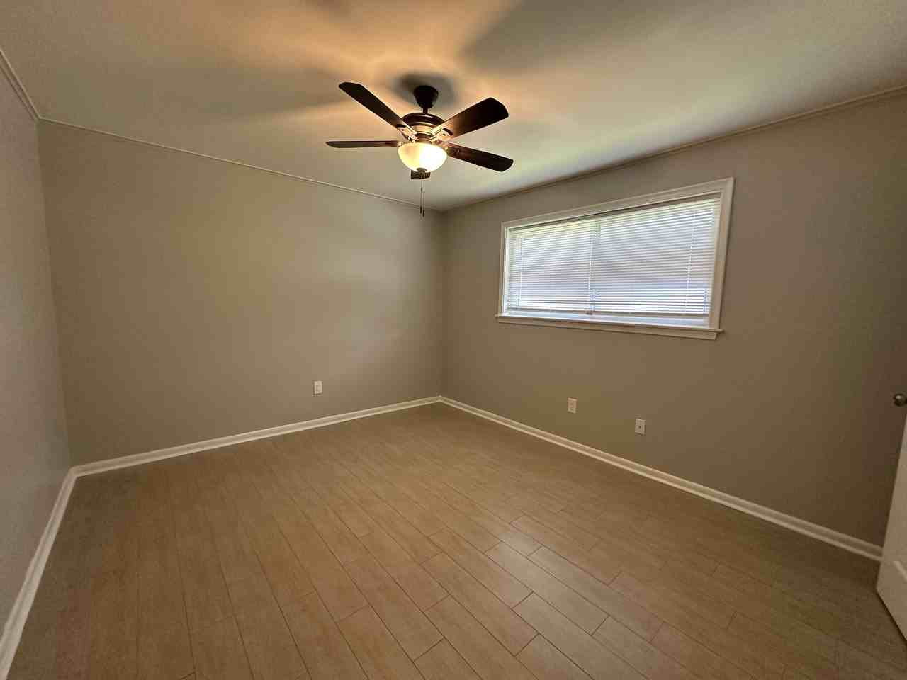 705 Bell St #705 - Photo 5 of 9