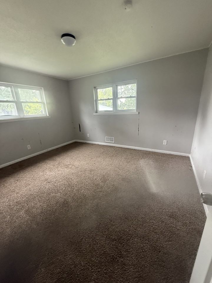5602 Montgomery Dr #NA - Photo 3 of 13