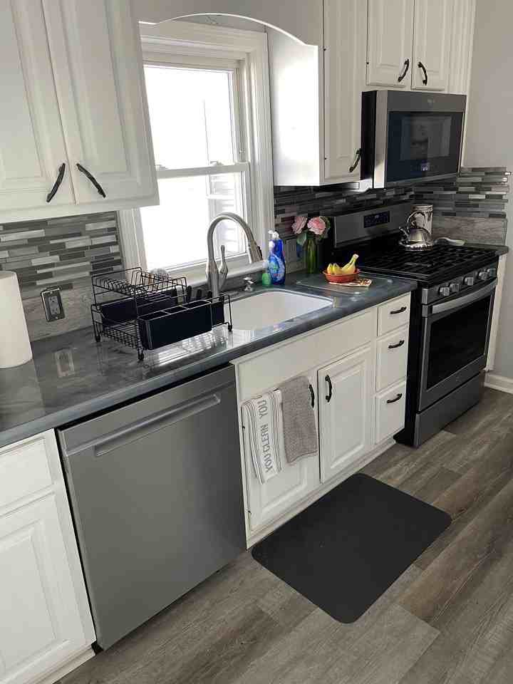 1013 Waverly Ave #NA - Photo 2 of 8