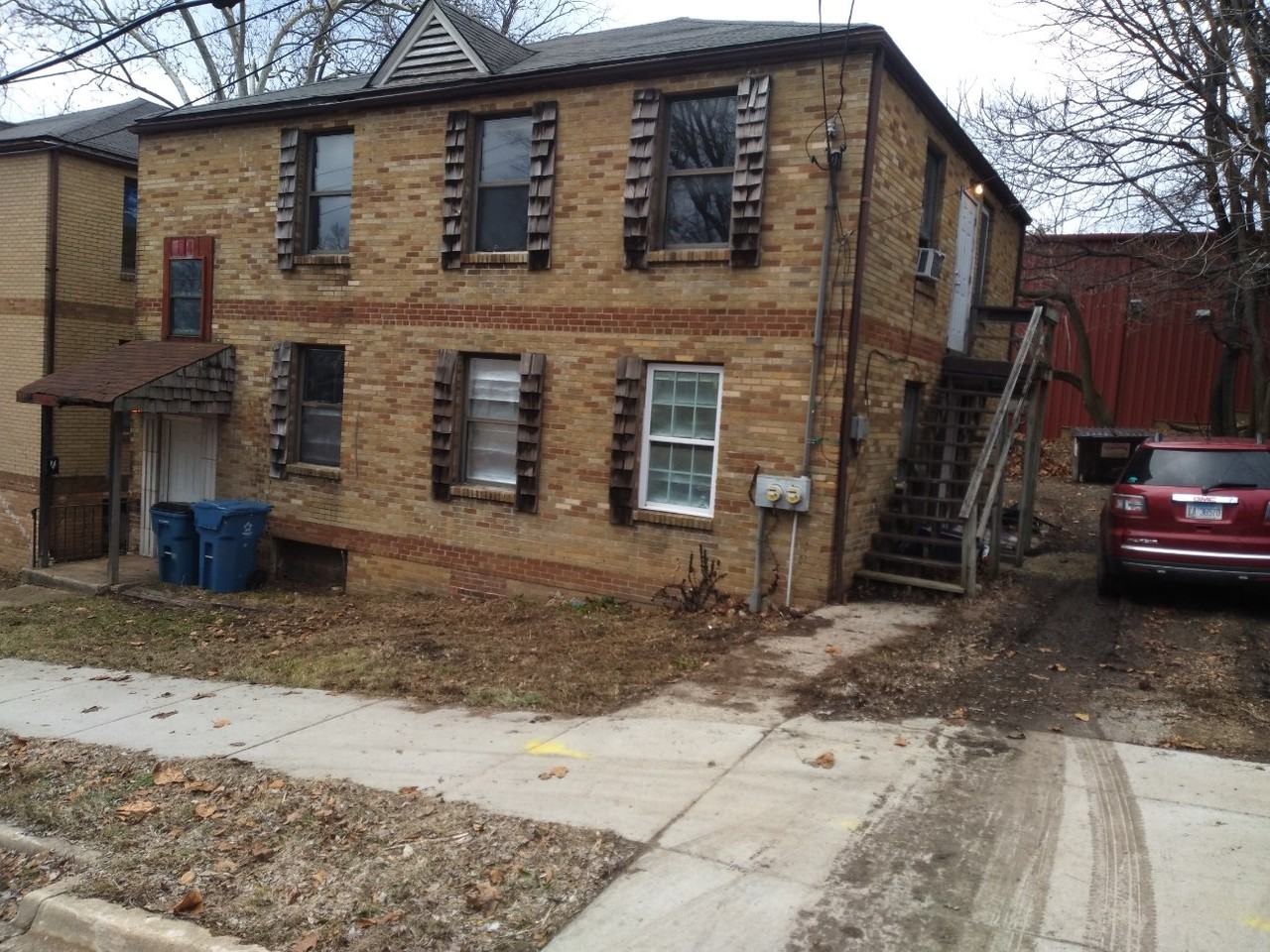 1028 East 5th Street #1-2 - Photo 3 of 10