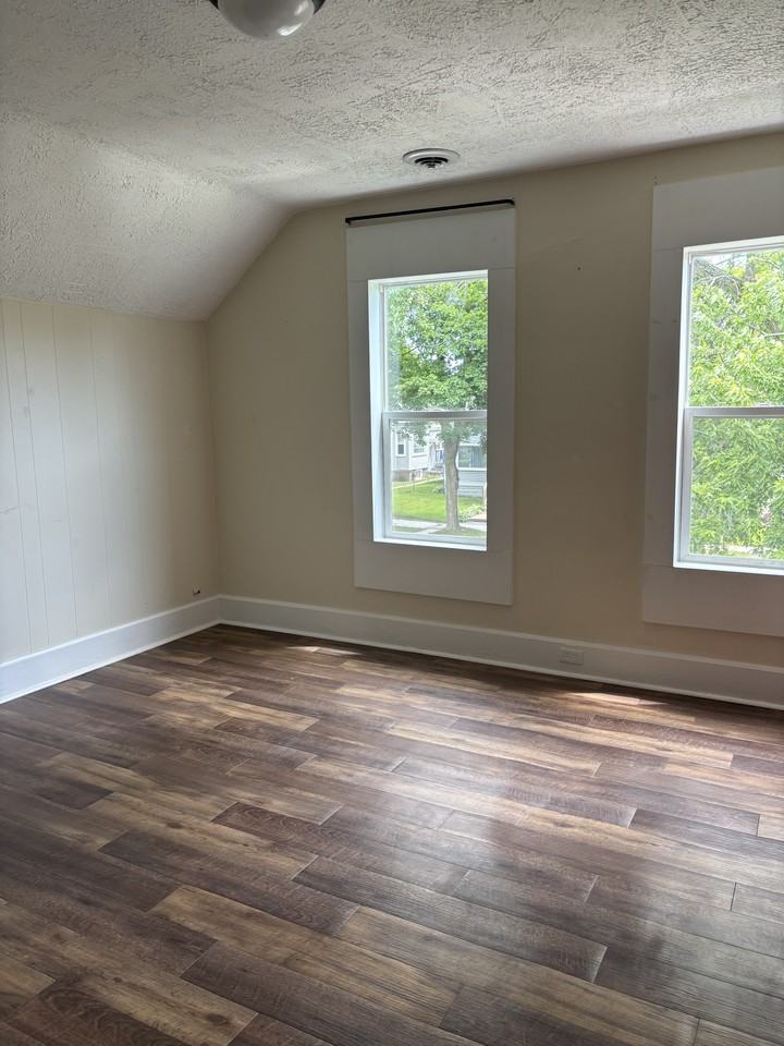 520 S 13th St #2 - Photo 3 of 7