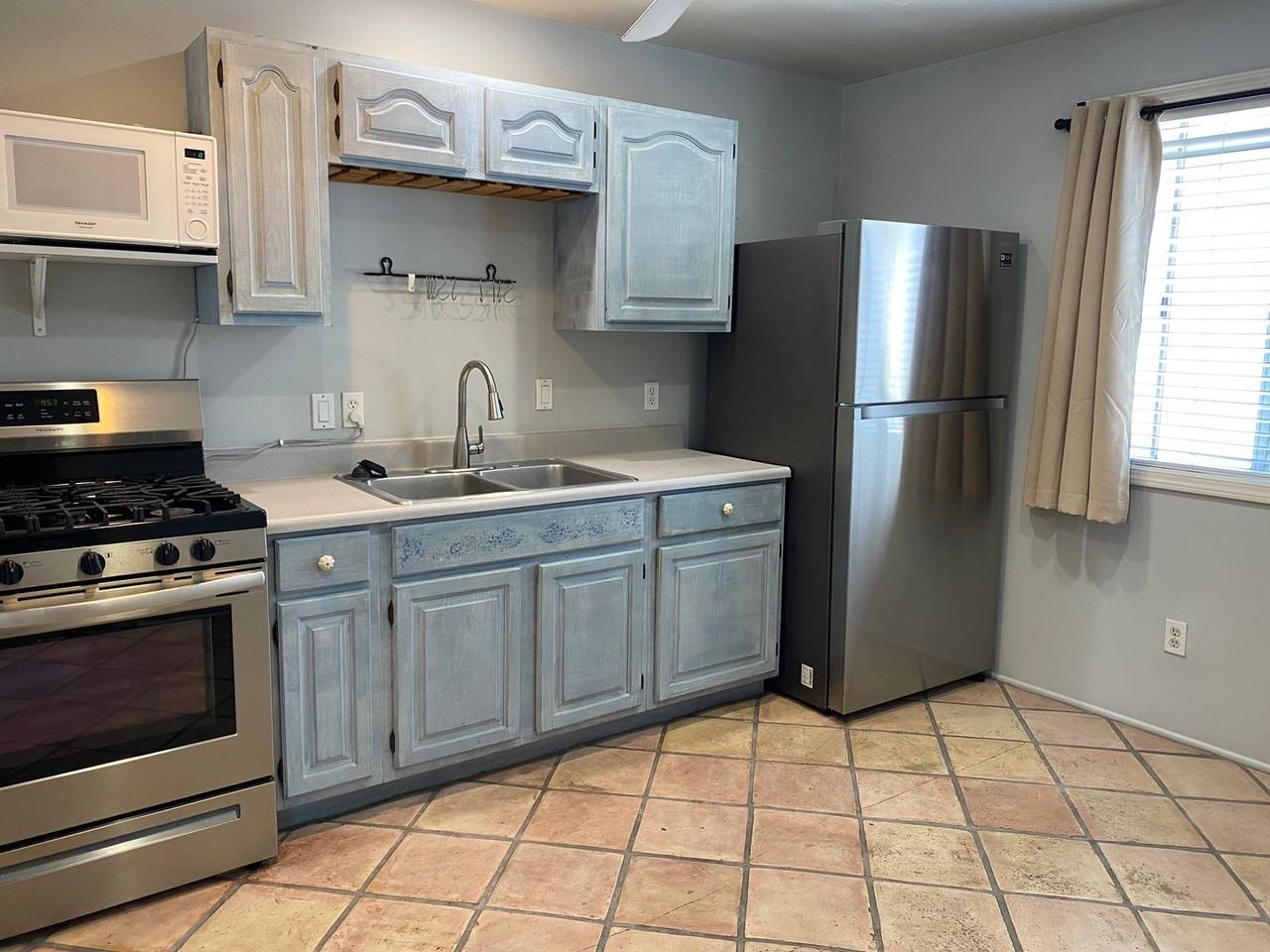 517 1/2 Marguerite Ave - Photo 5 of 12