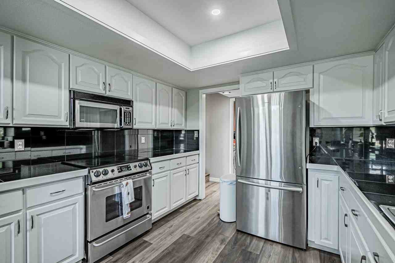 9866 E Maplewood Cir - Photo 3 of 47