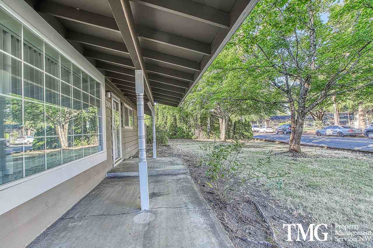 319 N Garrison Rd - Photo 2 of 33