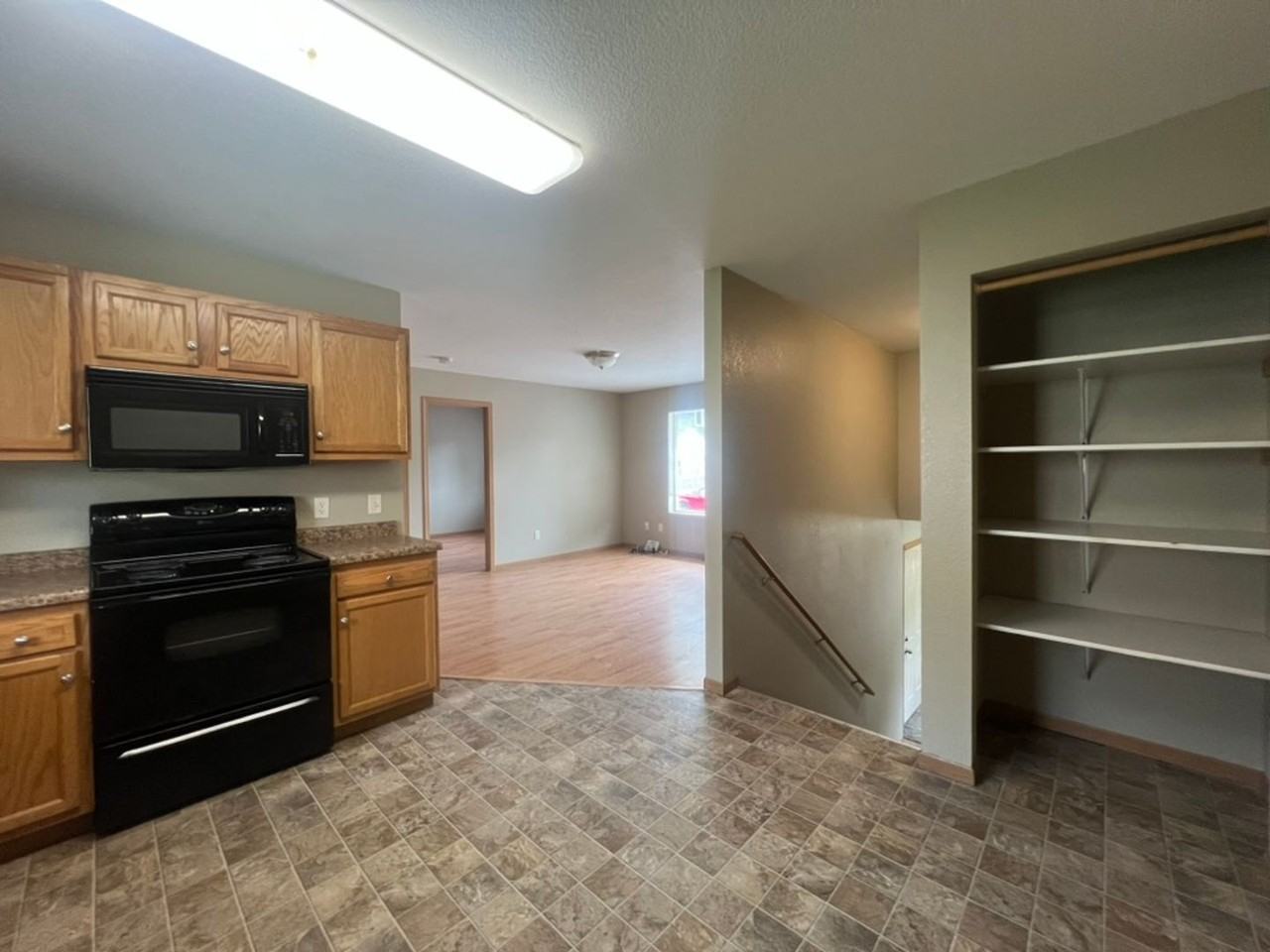 210 James Ave - Photo 2 of 12