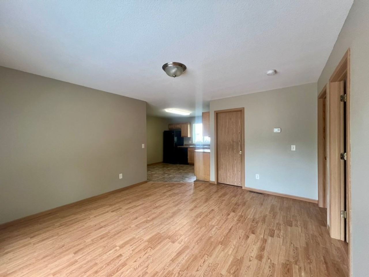 210 James Ave - Photo 3 of 12