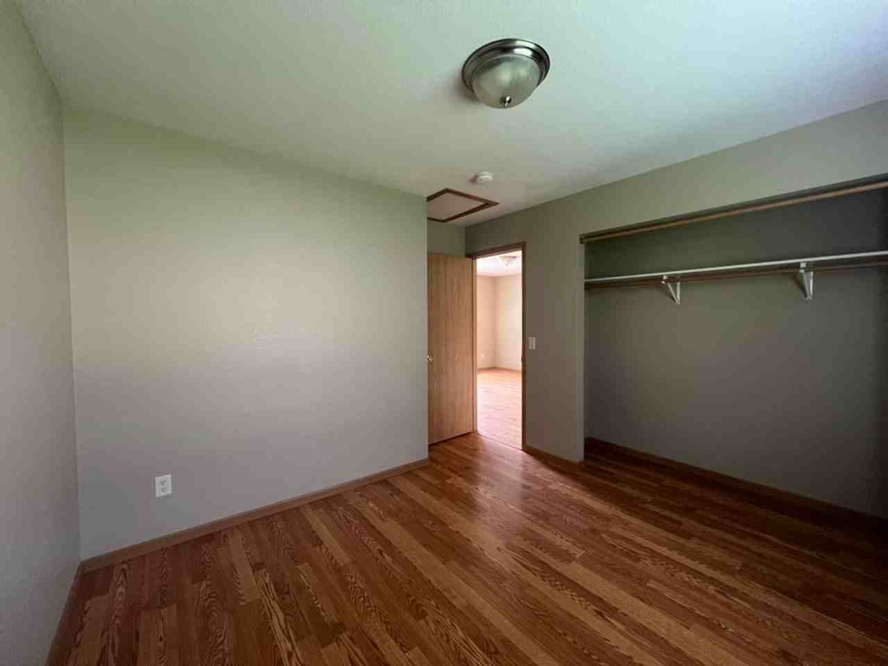 210 James Ave - Photo 5 of 12