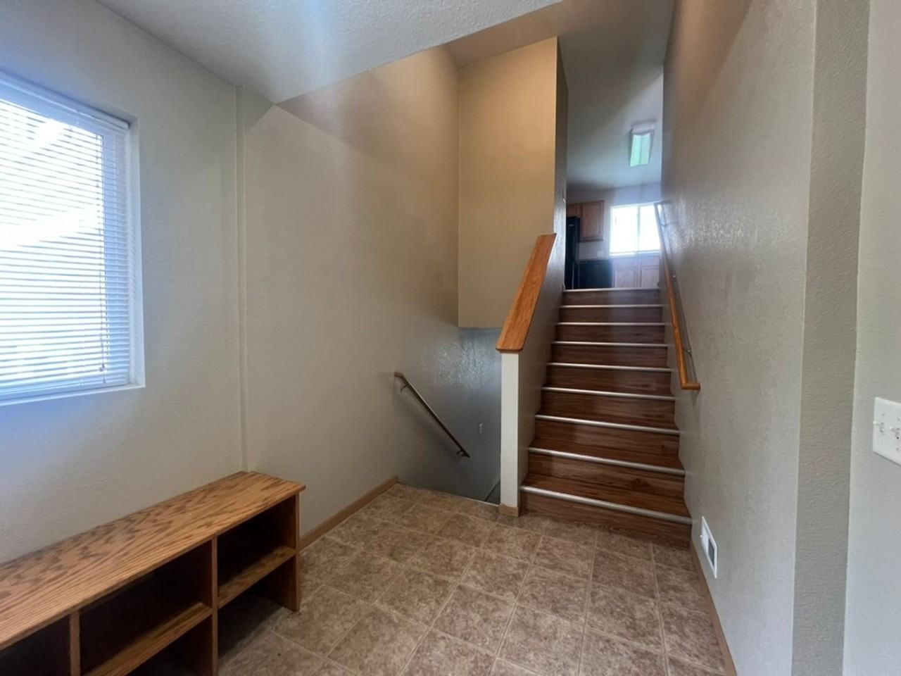 210 James Ave - Photo 7 of 12